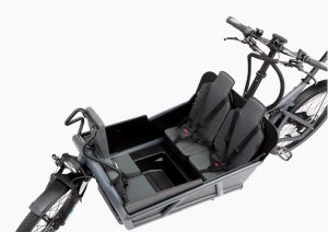 Three child seats with footwell (Load 75, Load4 75)
