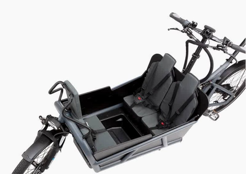 Three child seats with footwell (Load 75, Load4 75)