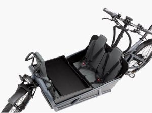 Three child seats with footwell, luggage shelf (Load 75, Load4 75)